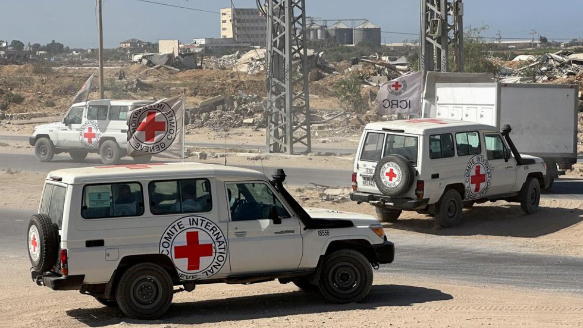 Cruz Vermelha em Gaza Carros da cruz vermelha em Gaza