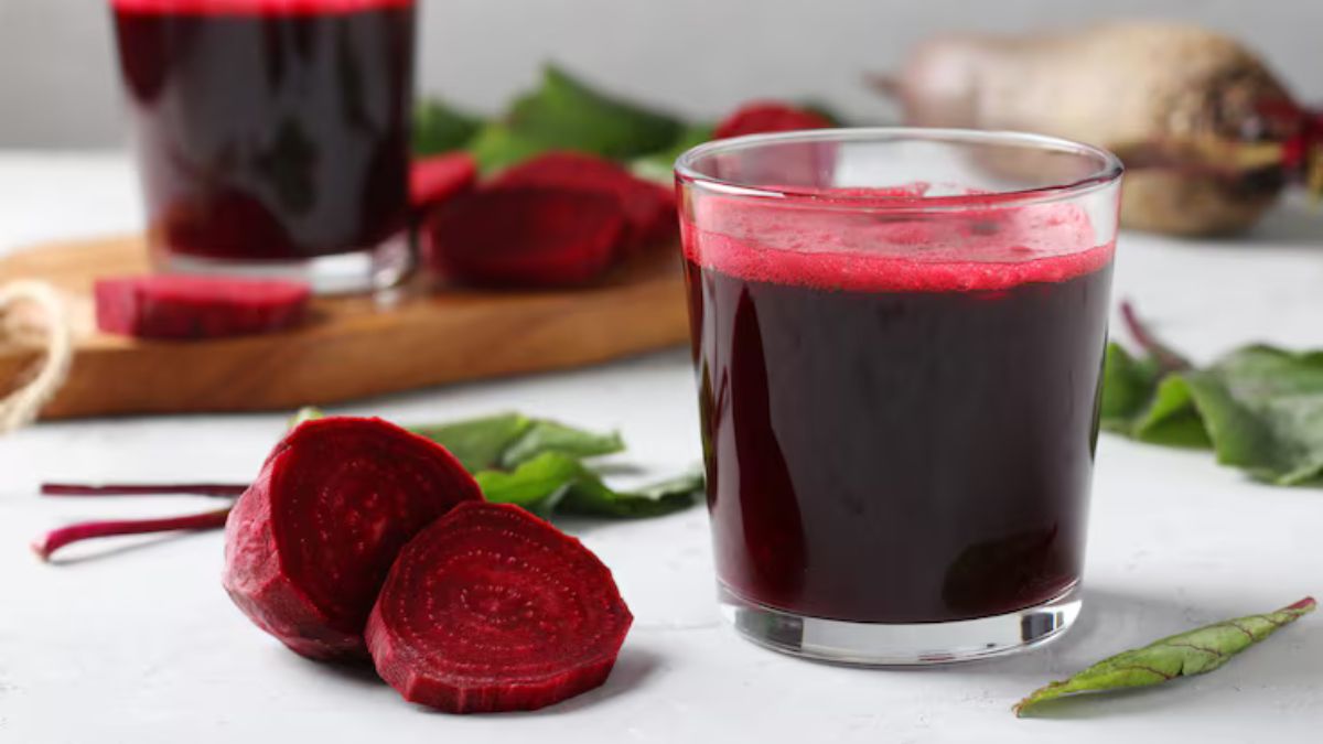 Copo de suco de beterraba