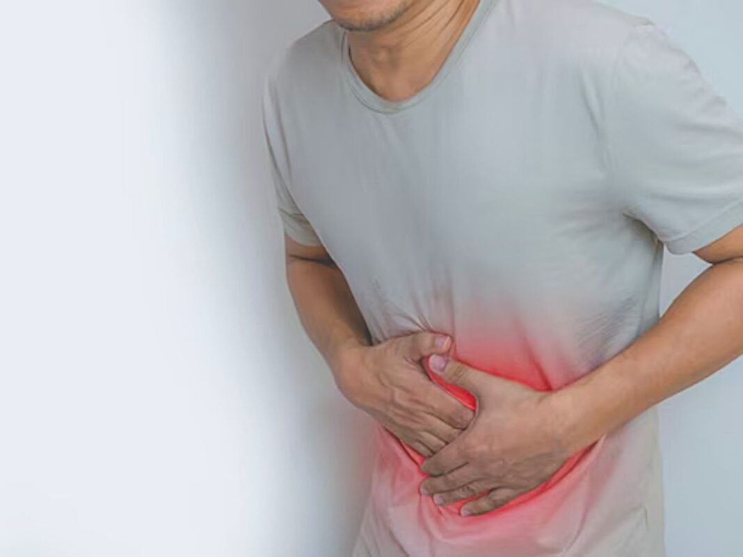 segurar-pum-faz-mal Homem com dor na barriga