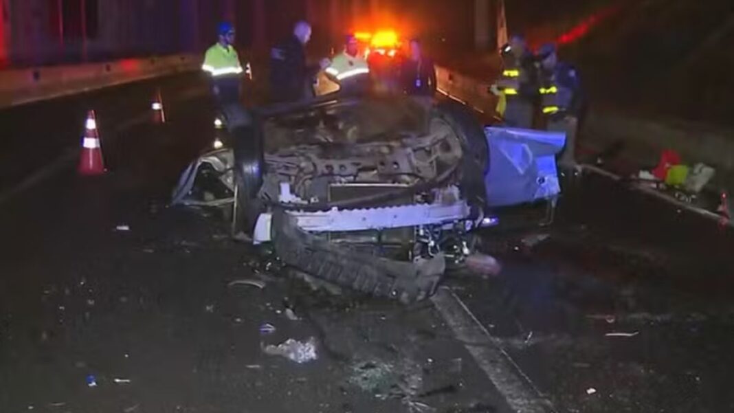 imagem de carro batido após acidente